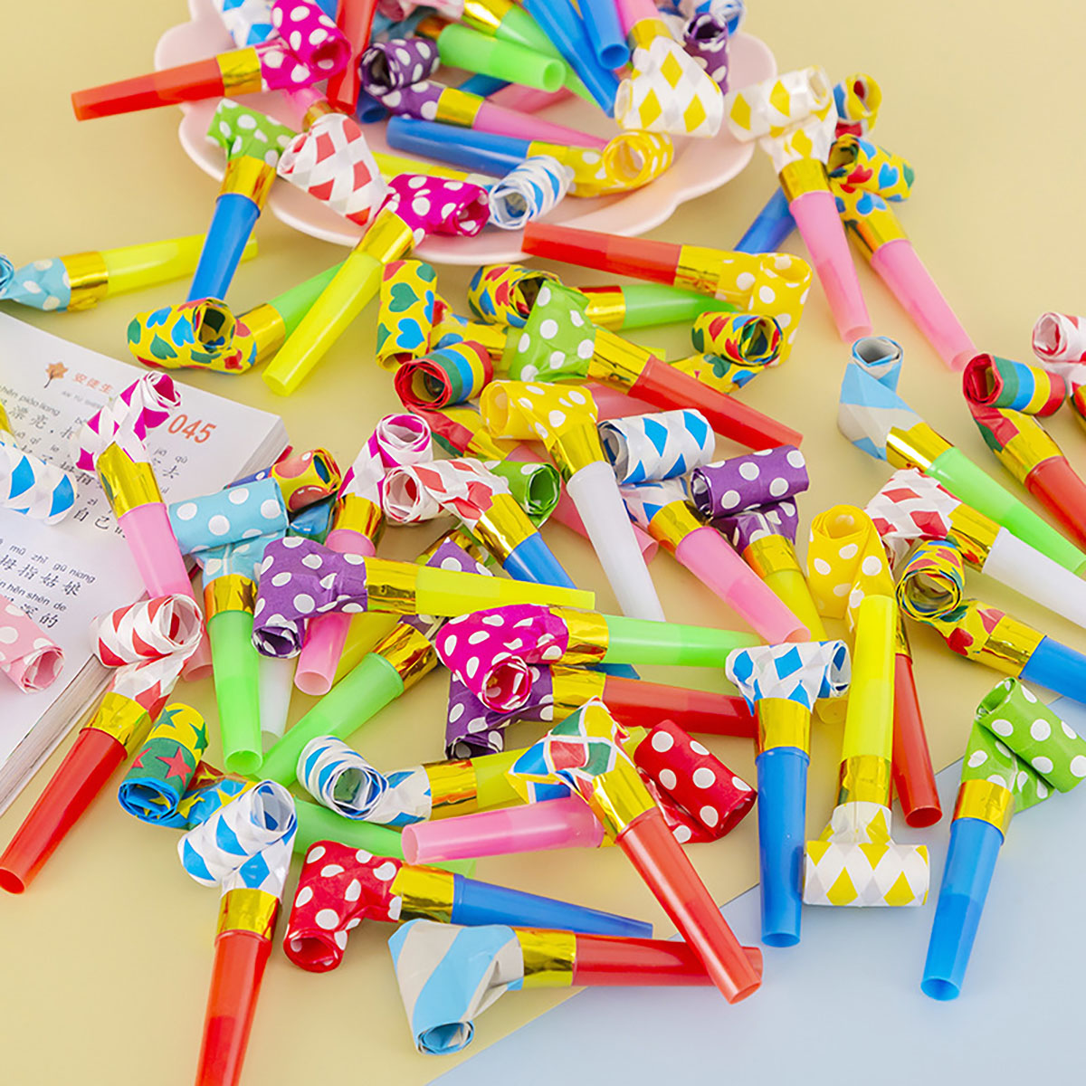 30PCS Colorful Whistles Toy Fu - Party Games Graduation avis et prix